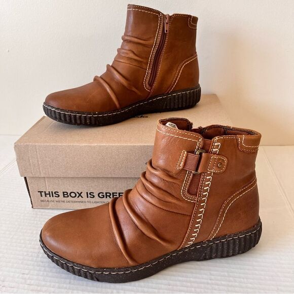 Clarks Collection Caroline Orchid Leather Ruched Ankle Boots - Picture 4 of 6